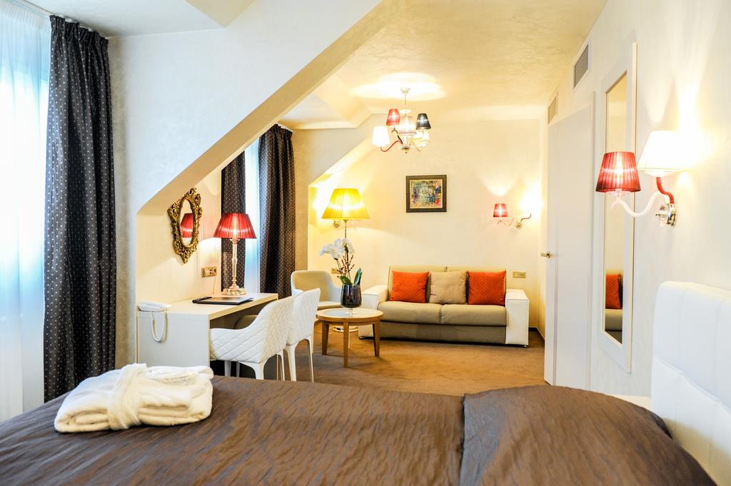 myo hotel mysterius